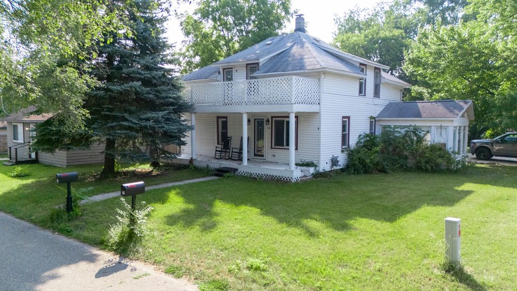 210 Cherry, Harrison, MI 48625