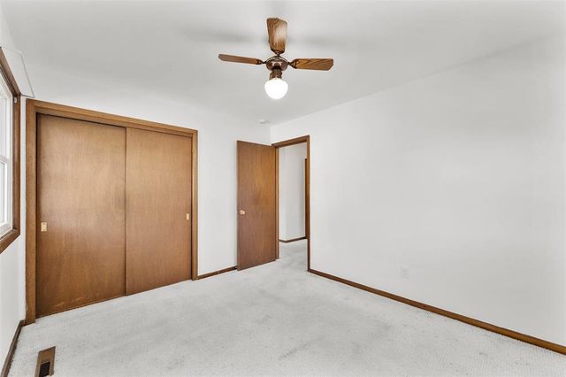3025 Glenhaven Place, Eau Claire, WI 54703