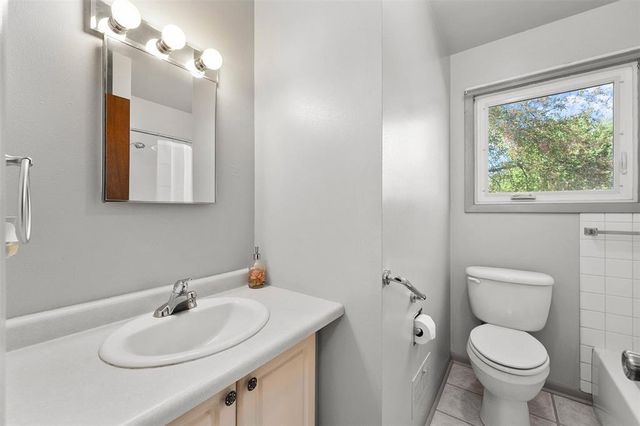 3025 Glenhaven Place, Eau Claire, WI 54703