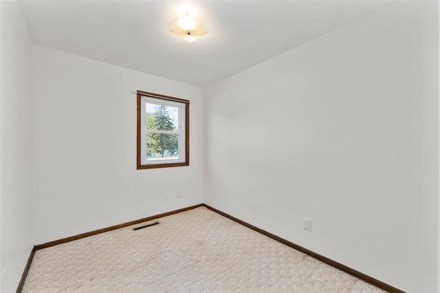 3025 Glenhaven Place, Eau Claire, WI 54703