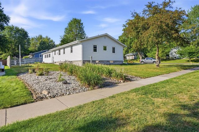 3025 Glenhaven Place, Eau Claire, WI 54703