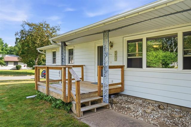 3025 Glenhaven Place, Eau Claire, WI 54703