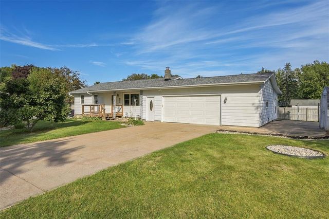 3025 Glenhaven Place, Eau Claire, WI 54703