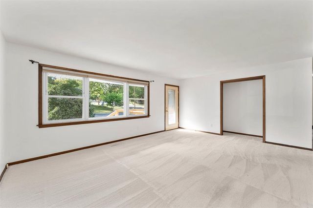 3025 Glenhaven Place, Eau Claire, WI 54703