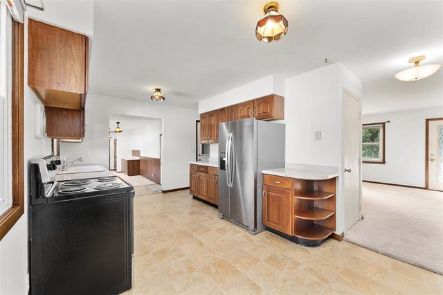 3025 Glenhaven Place, Eau Claire, WI 54703