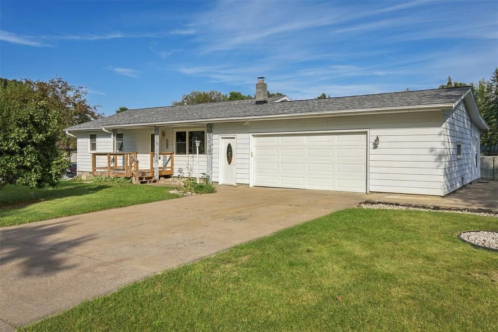 3025 Glenhaven Place, Eau Claire, WI 54703