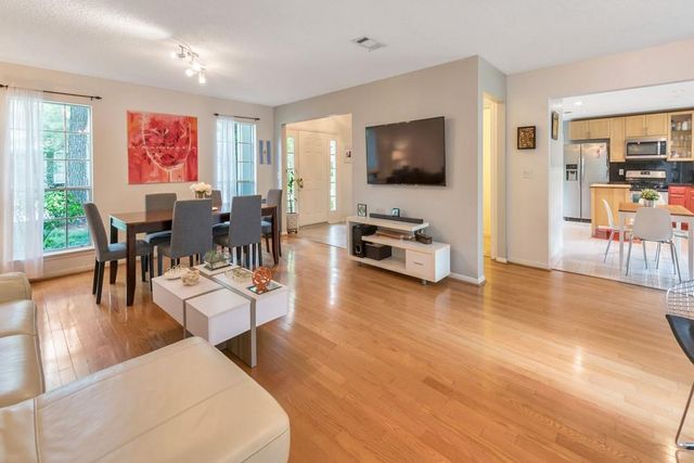 10 E Stony Bridge Circle, The Woodlands, TX 77381