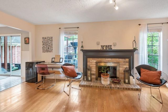 10 E Stony Bridge Circle, The Woodlands, TX 77381