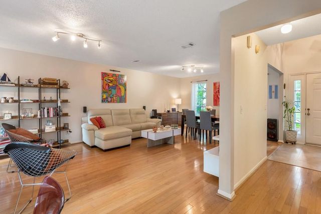 10 E Stony Bridge Circle, The Woodlands, TX 77381