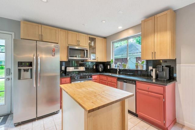 10 E Stony Bridge Circle, The Woodlands, TX 77381