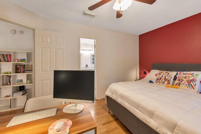 10 E Stony Bridge Circle, The Woodlands, TX 77381