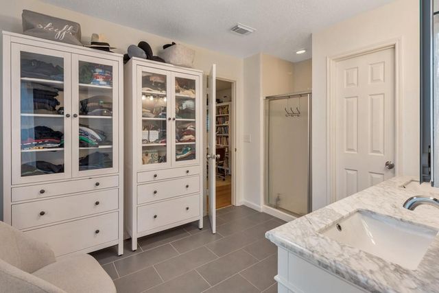 10 E Stony Bridge Circle, The Woodlands, TX 77381