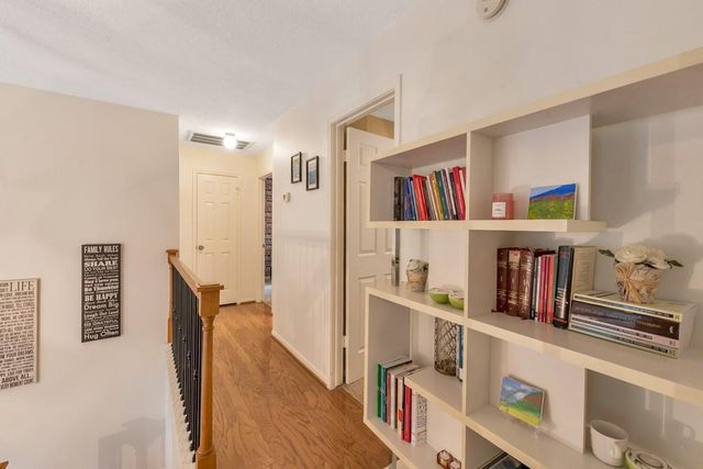 10 E Stony Bridge Circle, The Woodlands, TX 77381