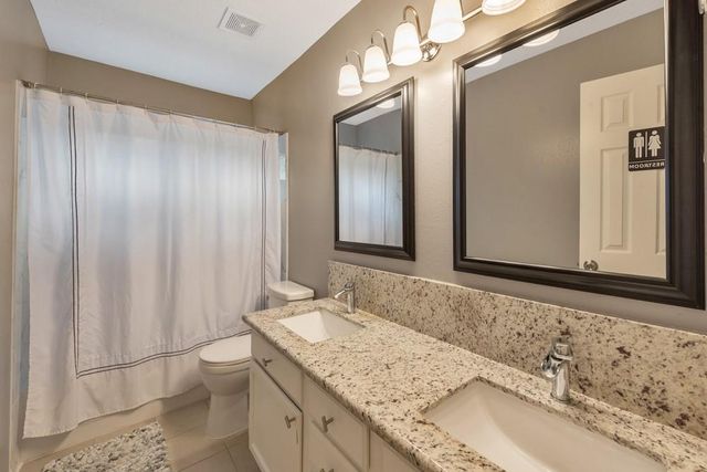 10 E Stony Bridge Circle, The Woodlands, TX 77381