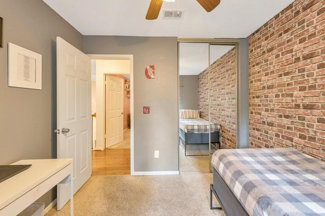 10 E Stony Bridge Circle, The Woodlands, TX 77381