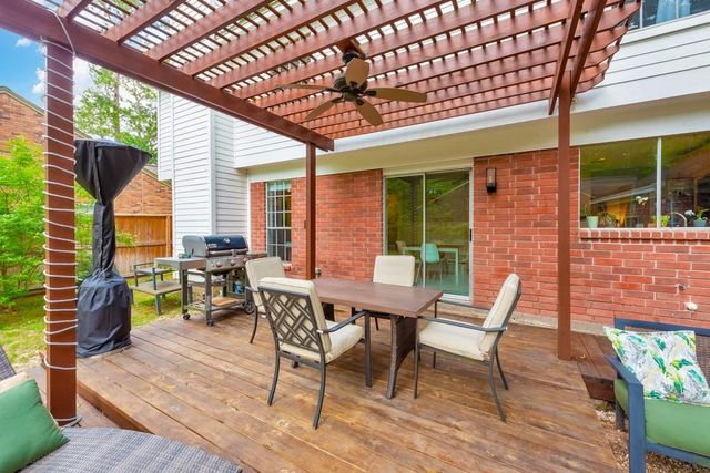 10 E Stony Bridge Circle, The Woodlands, TX 77381