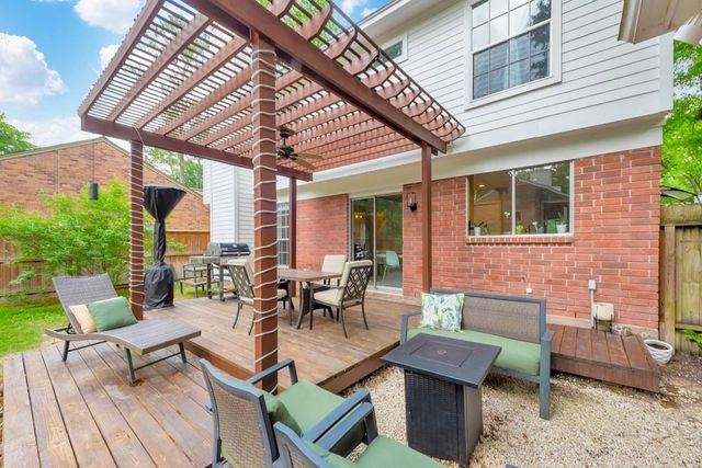 10 E Stony Bridge Circle, The Woodlands, TX 77381