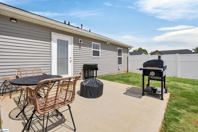 703 Burbrook Lane, Boiling Springs, SC 29316