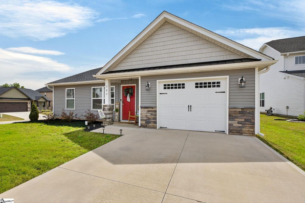 703 Burbrook Lane, Boiling Springs, SC 29316