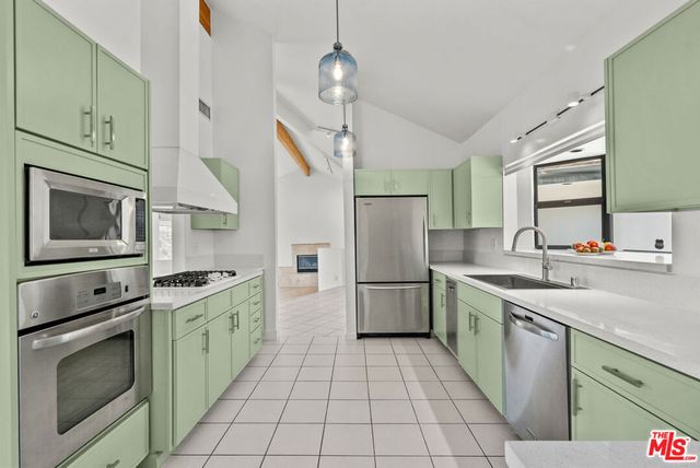 3665 ALTA MESA Drive, Studio City, CA 91604