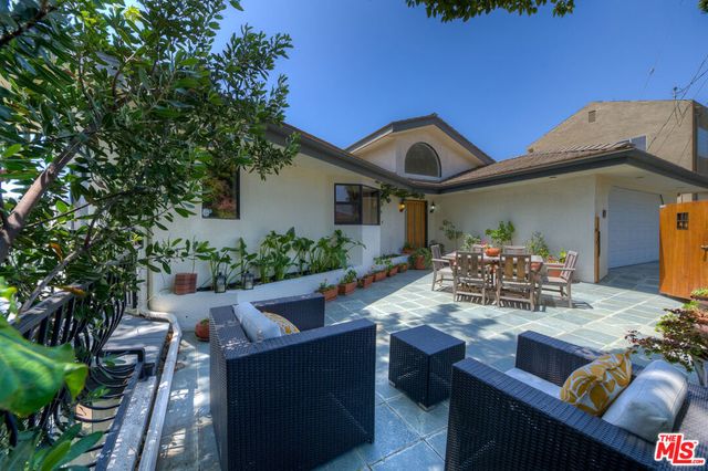 3665 ALTA MESA Drive, Studio City, CA 91604