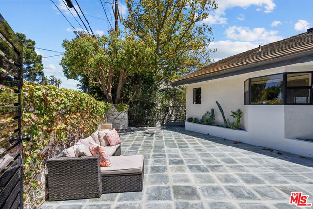 3665 ALTA MESA Drive, Studio City, CA 91604