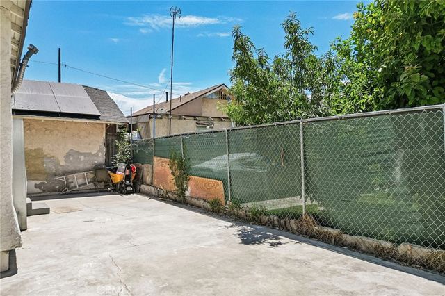 315 W 10th Street, San Bernardino, CA 92410