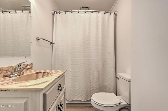 711 Parkway Boulevard, Elizabethton, TN 37643