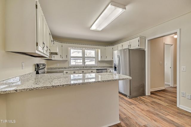 711 Parkway Boulevard, Elizabethton, TN 37643