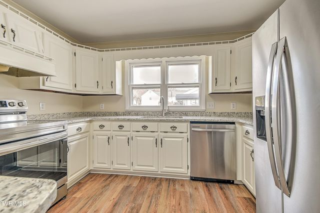 711 Parkway Boulevard, Elizabethton, TN 37643