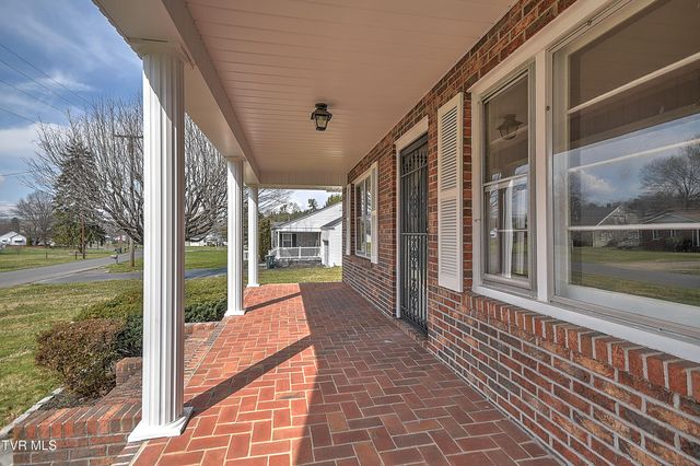 711 Parkway Boulevard, Elizabethton, TN 37643