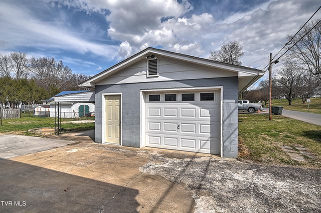 711 Parkway Boulevard, Elizabethton, TN 37643