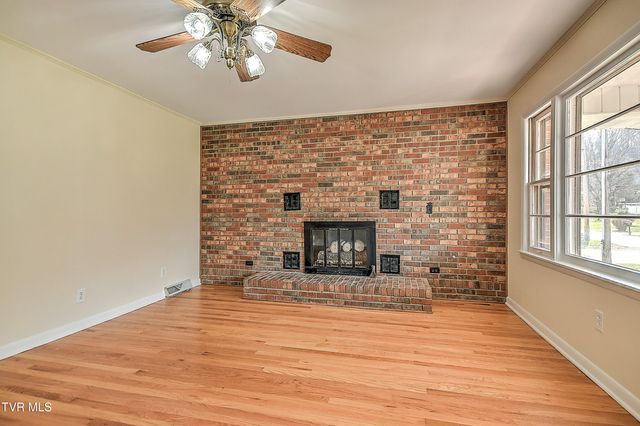 711 Parkway Boulevard, Elizabethton, TN 37643