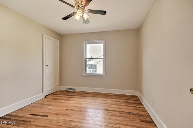 711 Parkway Boulevard, Elizabethton, TN 37643