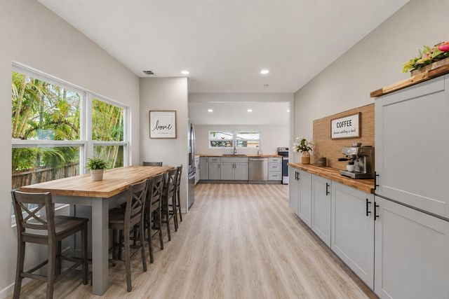 1566 NW 9th Avenue, Stuart, FL 34994