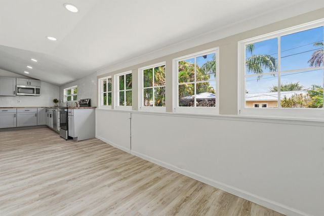 1566 NW 9th Avenue, Stuart, FL 34994