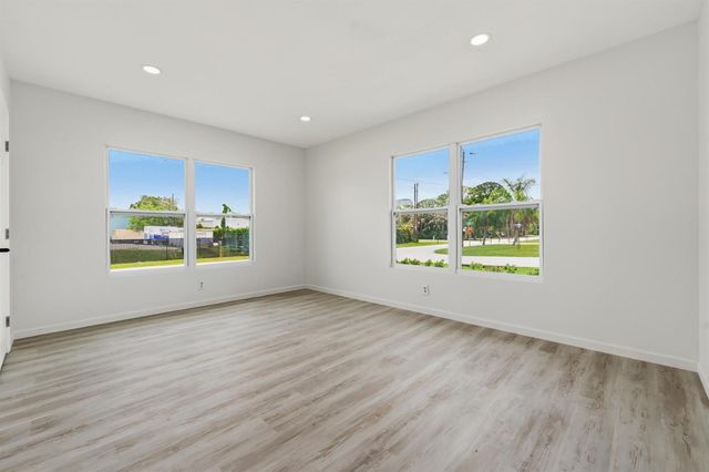 1566 NW 9th Avenue, Stuart, FL 34994
