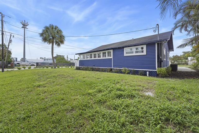 1566 NW 9th Avenue, Stuart, FL 34994