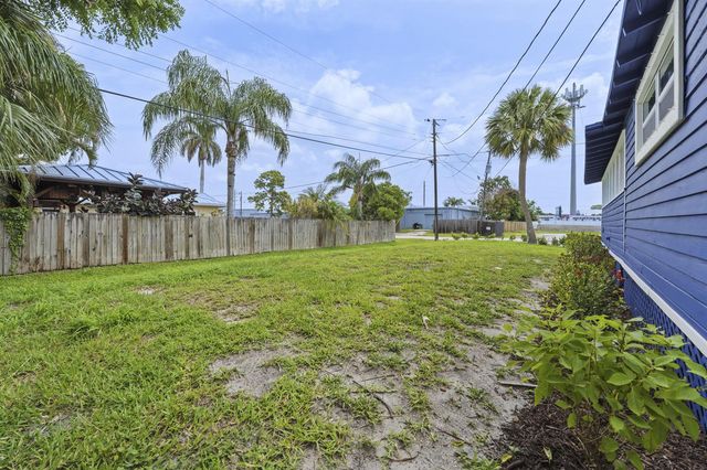 1566 NW 9th Avenue, Stuart, FL 34994