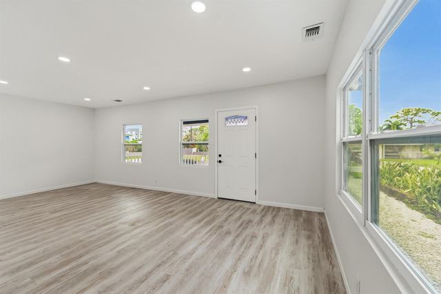 1566 NW 9th Avenue, Stuart, FL 34994