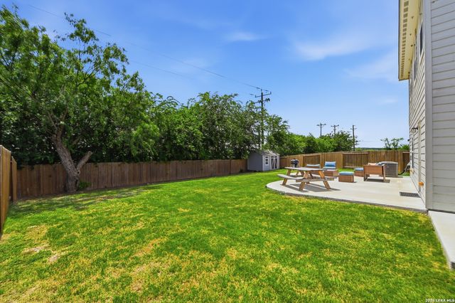 7806 Cactus Plum Dr, San Antonio, TX 78254