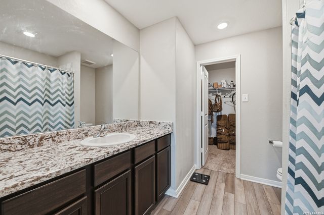 7806 Cactus Plum Dr, San Antonio, TX 78254