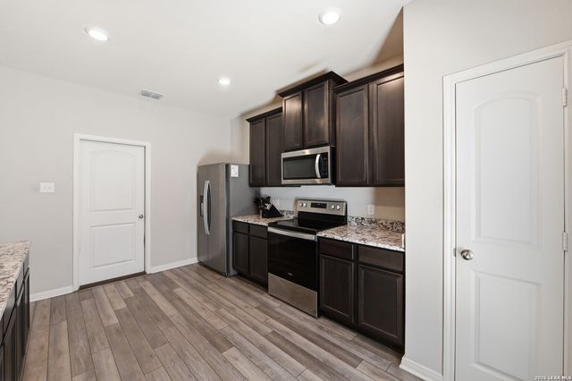 7806 Cactus Plum Dr, San Antonio, TX 78254