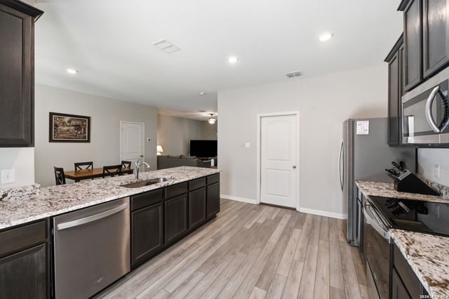 7806 Cactus Plum Dr, San Antonio, TX 78254