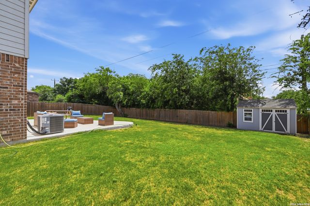 7806 Cactus Plum Dr, San Antonio, TX 78254