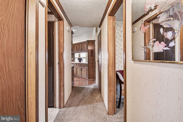 639 LAUREL CT, North Wales, PA 19454