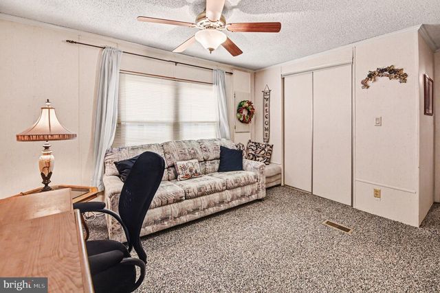 639 LAUREL CT, North Wales, PA 19454