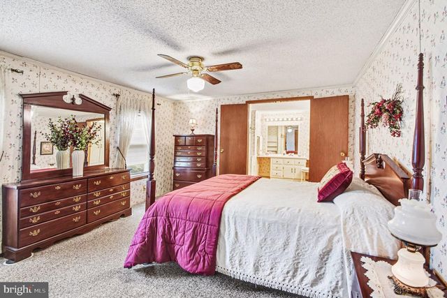 639 LAUREL CT, North Wales, PA 19454