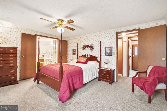 639 LAUREL CT, North Wales, PA 19454