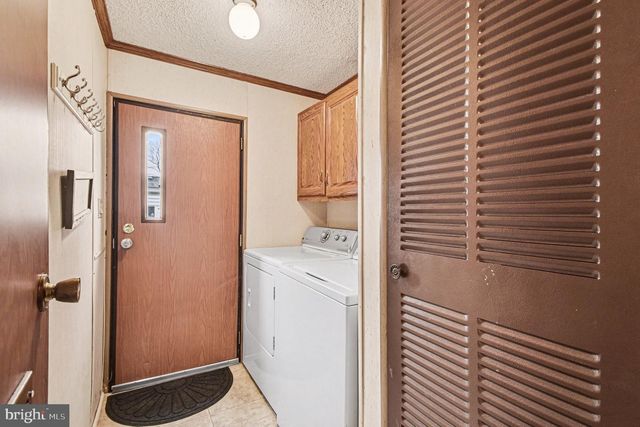 639 LAUREL CT, North Wales, PA 19454